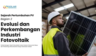 Foto teknisi bertopi keselamatan mengangkut satu modul surya di dalam gudang