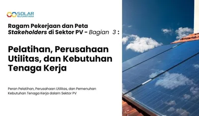 Foto panel surya terpasang di atap genteng dengan langit biru berawan